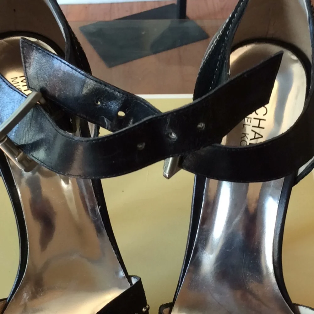 MICHAEL MICHAEL KORS BLACK Leather QUARTER STRAP
